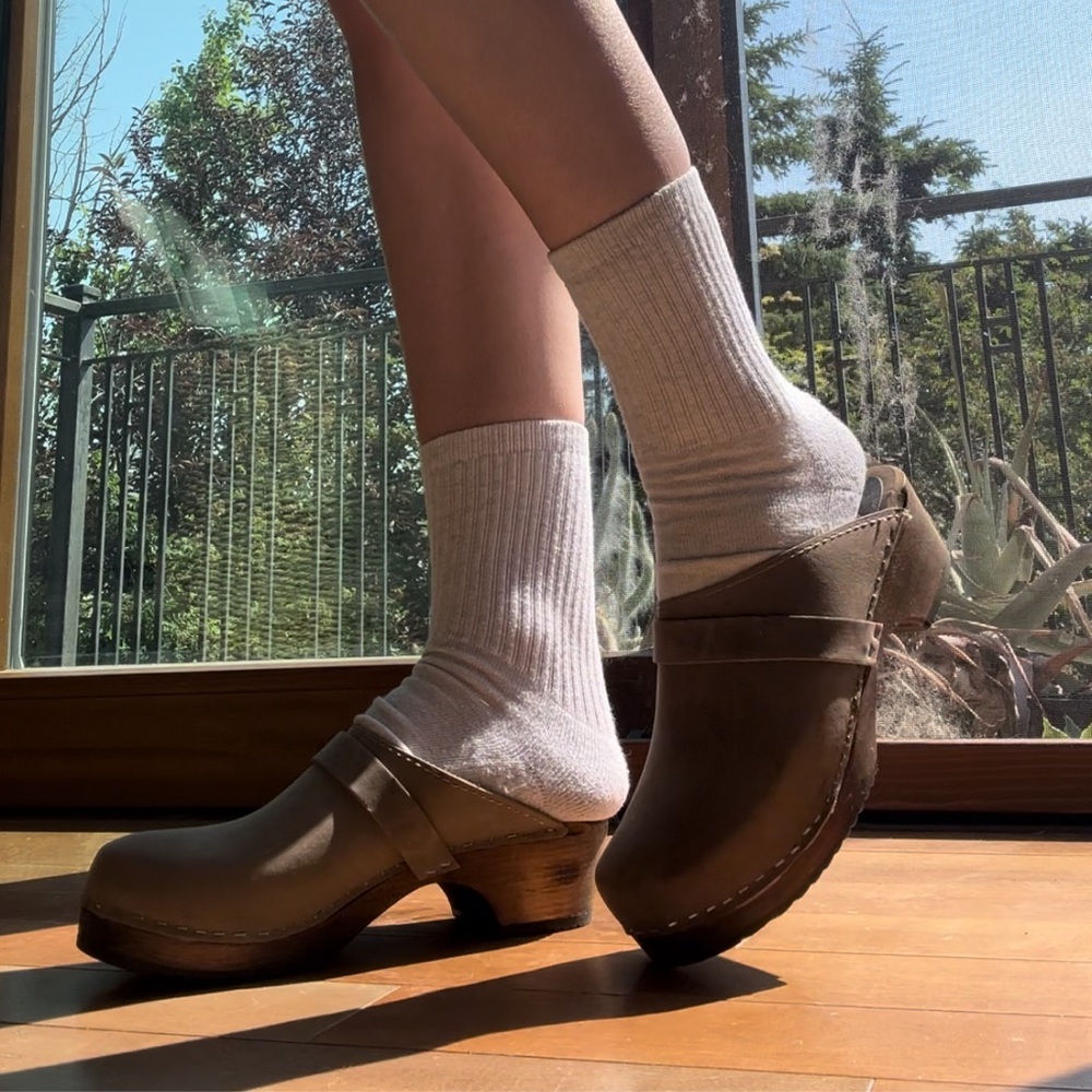 Classic Clog in Taupe Oiled Nubuck on Brown Base with Strap